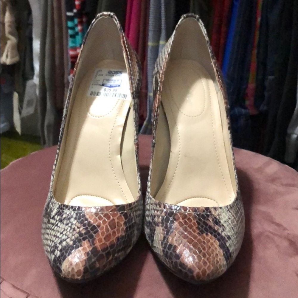 Snake skin 4” heel with padded inner sole